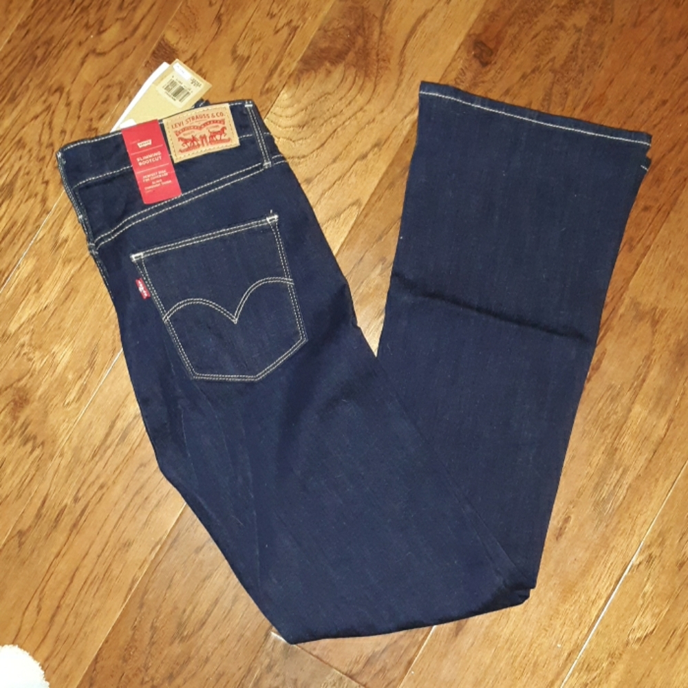 NWT Levi's bootcut Jeans
